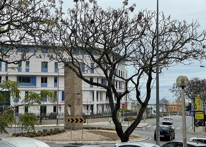Mhouse Lease 3br Sea & Center *